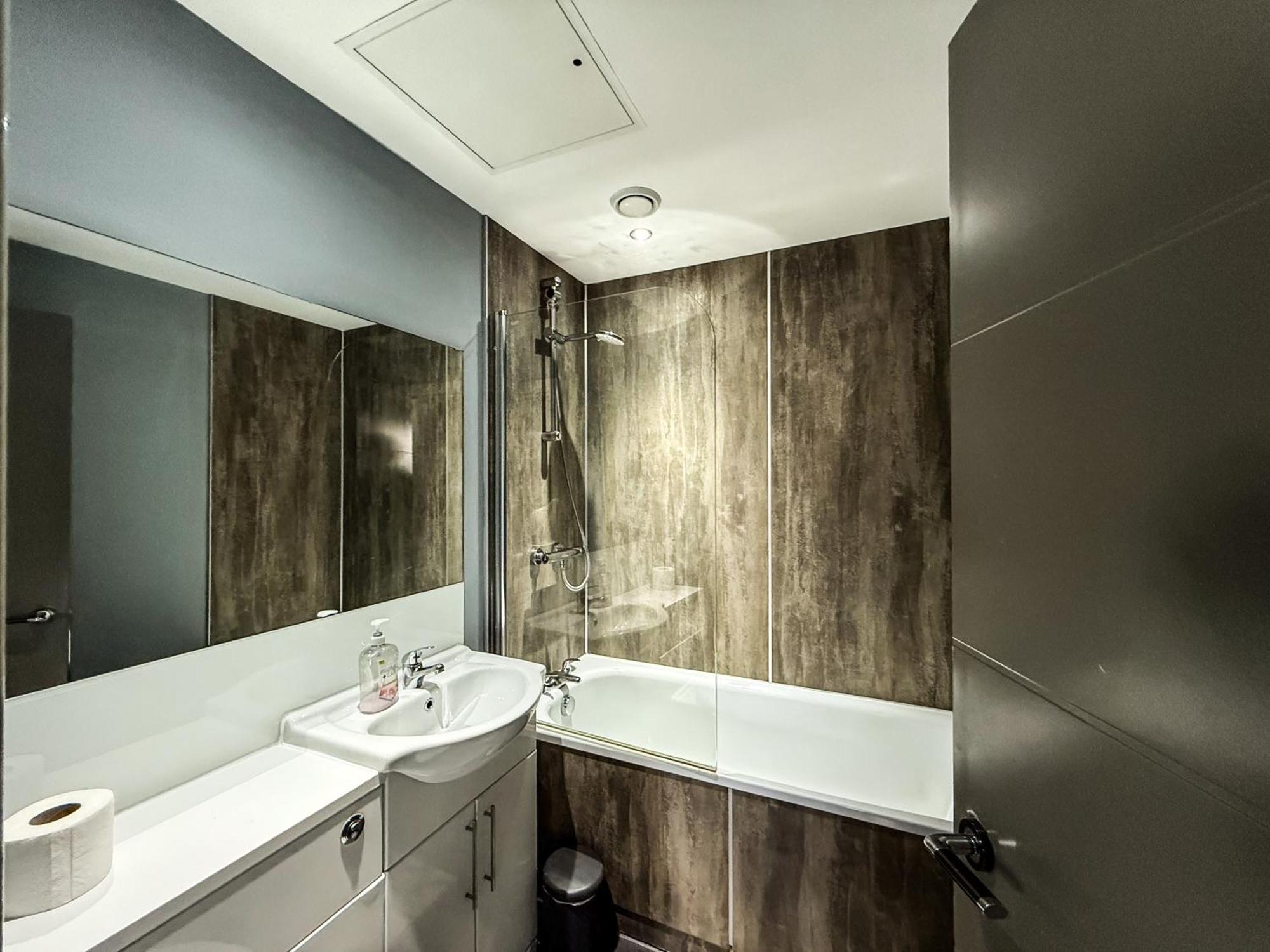 2 Bedroom Apartment In The Heart Of Newcastle - Spacious - Sleeps 7 外观 照片